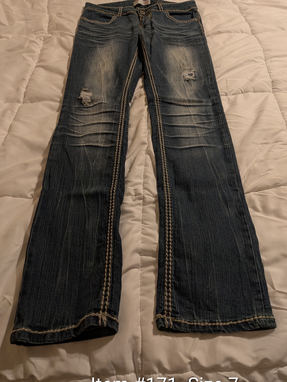 No Boundaries Blue Denim Jeans with Contrast Stitching